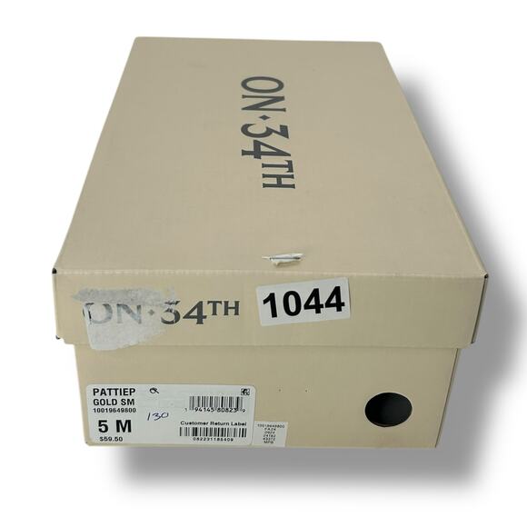 NEW ON 34th Gold Strappy Bow Sandals Size 5 Flat Square Toe FLAW - Picture 8 of 8